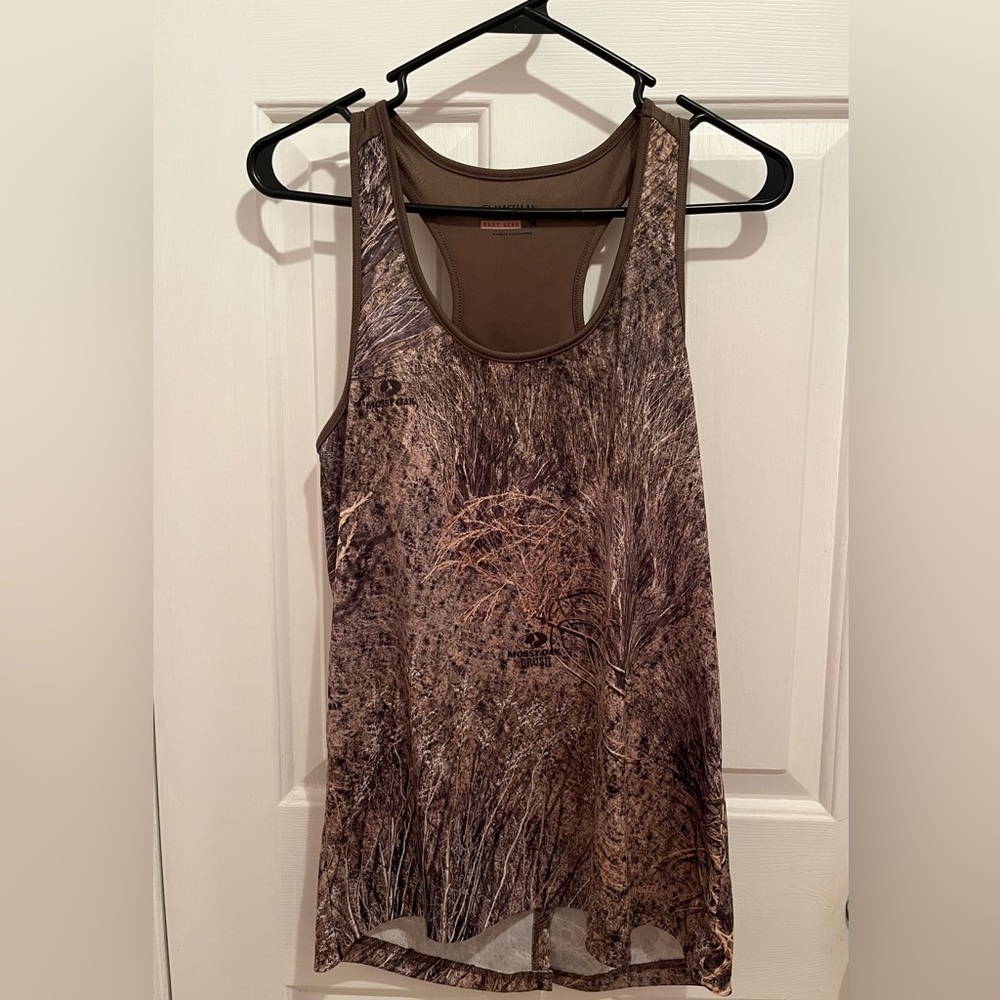 MAGELLAN Outdoor Hunt Gear Camo Women’s size M Shirt